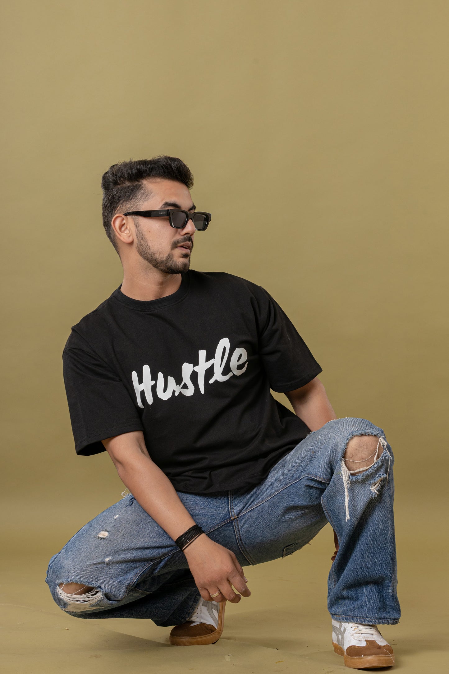 Confidence in Motion: The Hustle Mindset Look