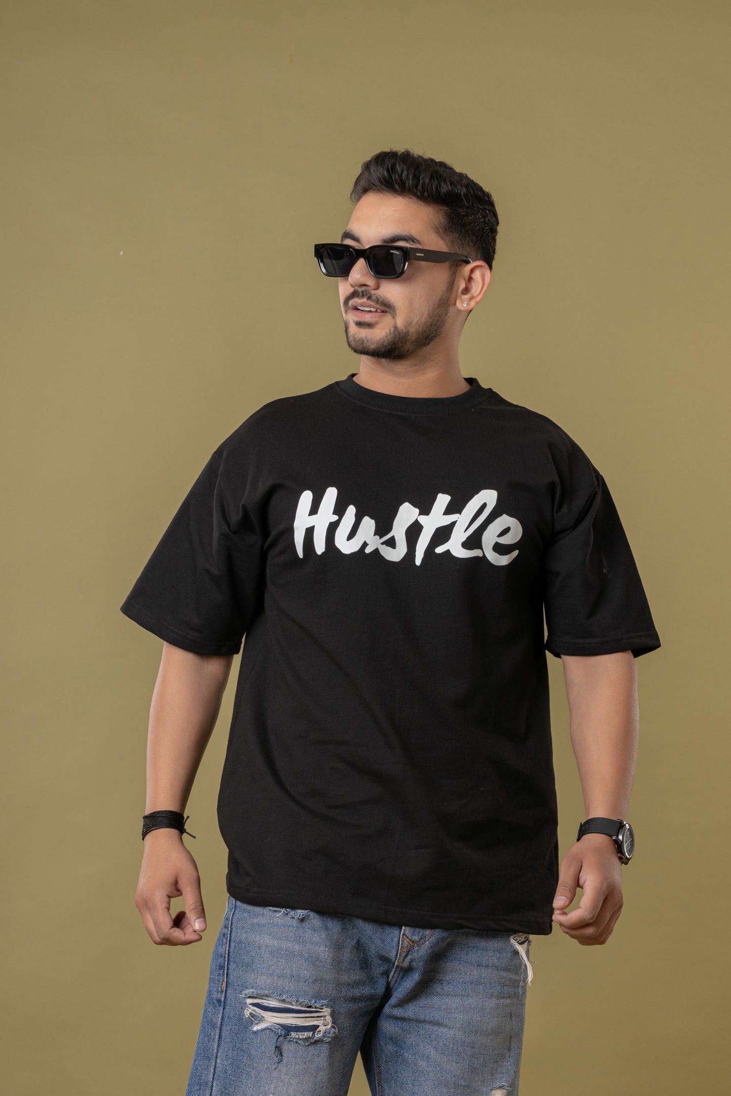 Confidence in Motion: The Hustle Mindset Look