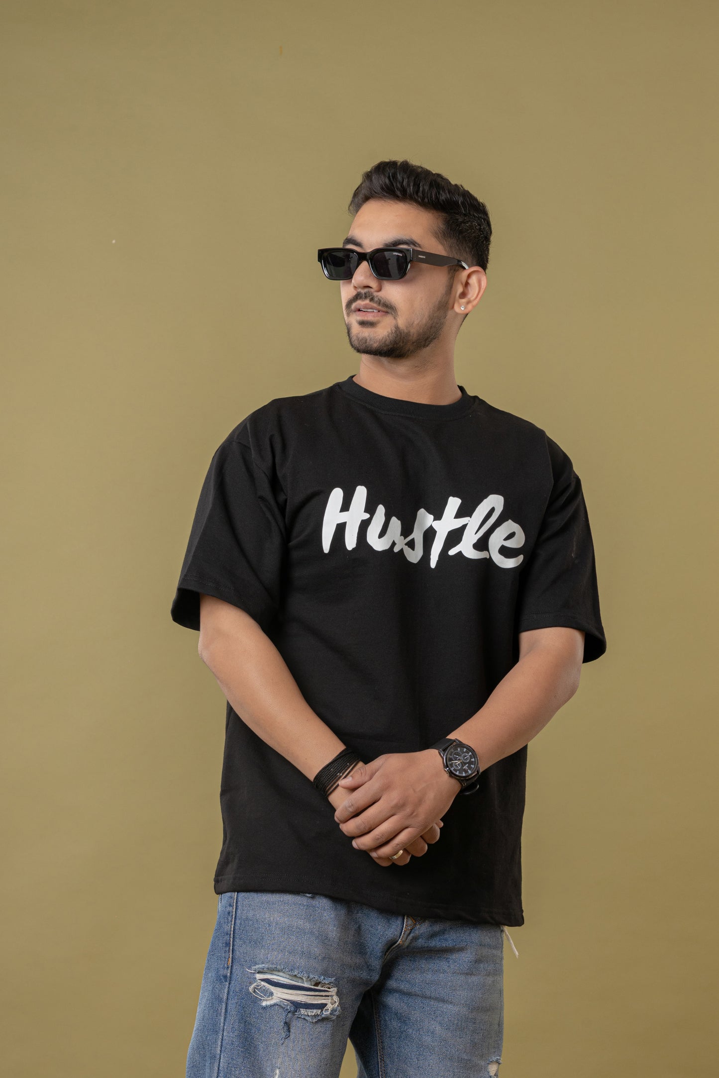 Confidence in Motion: The Hustle Mindset Look