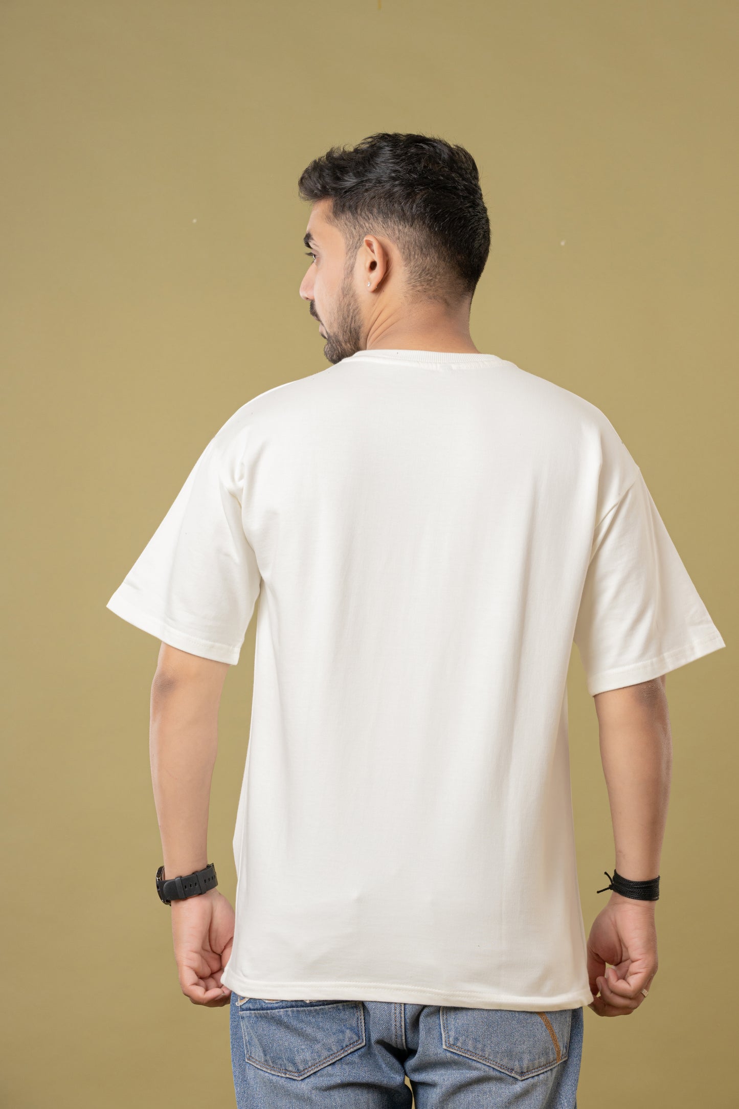 Men’s White Oversized T-Shirt with “Born To Win” Eagle Graphic Print