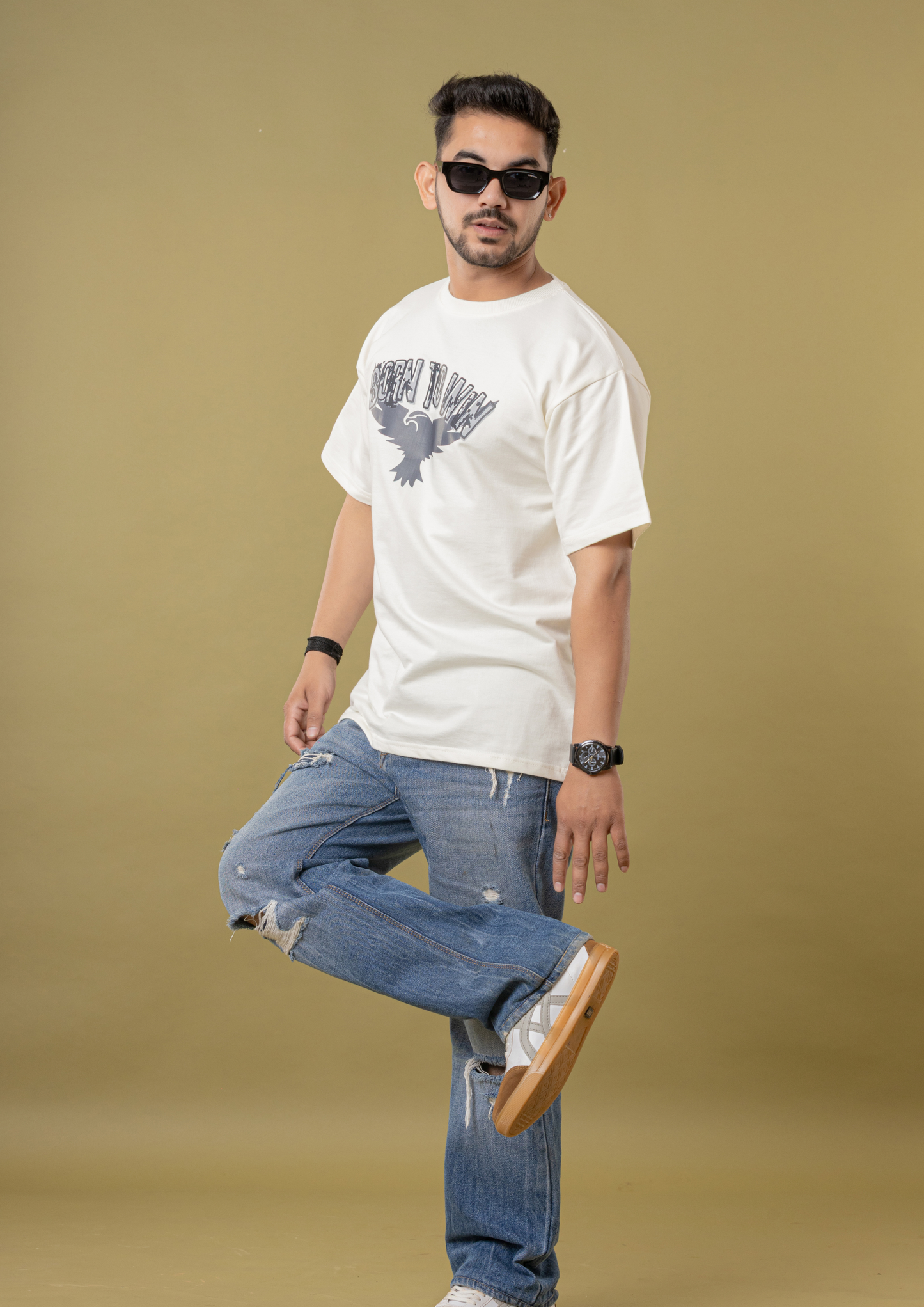 Men’s White Oversized T-Shirt with “Born To Win” Eagle Graphic Print